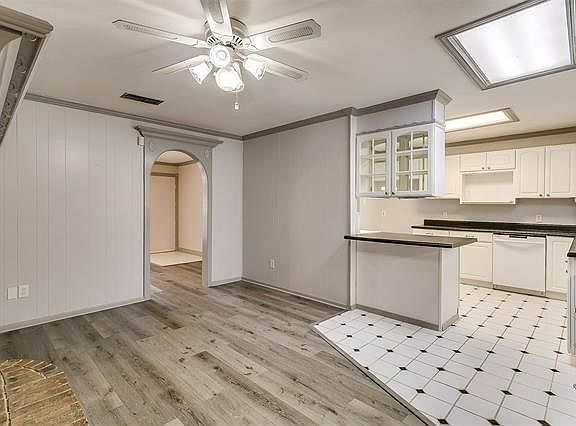 5th image of 1620 Royalwood Cir