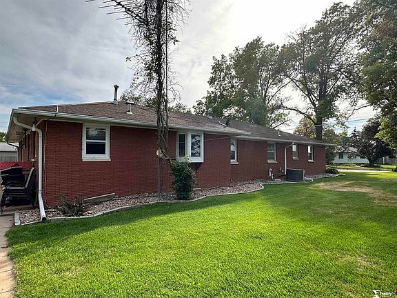 3rd image of 406 N Linden Ave