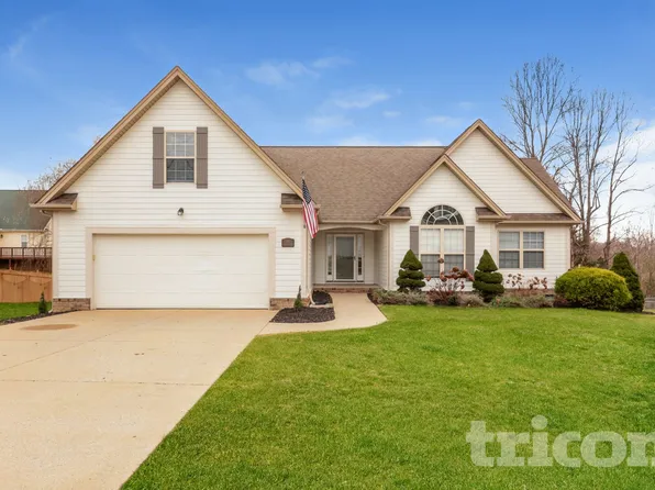 203 Stephen St, Dickson, TN 37055