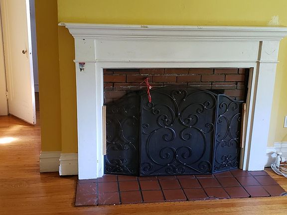 3rd image of 44 Ellison Ave