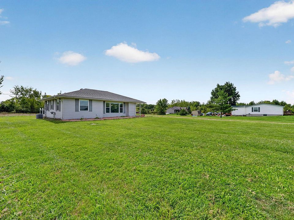 7956 Church Rd, photo 3