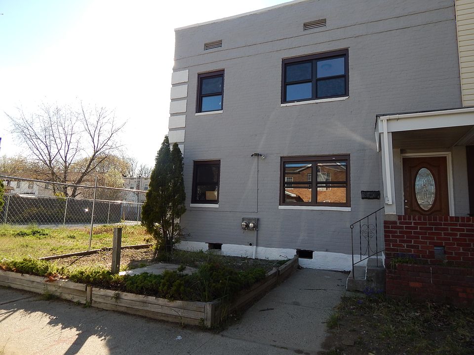 1st image of 218 137 Ave. Laurelton #2F