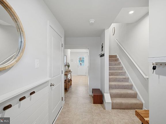 5th image of 38 Snickers Ct