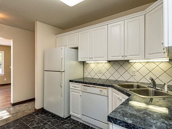 5th image of 2120 Scarlet Oak Ct