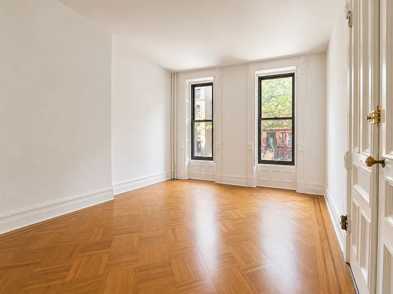 814 Putnam Ave #1 — Photo 13