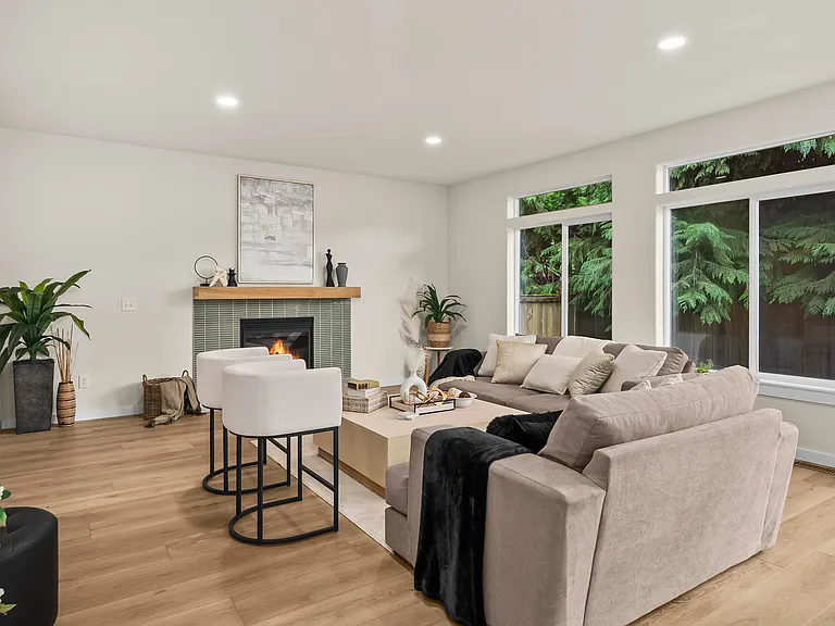 4938 Old Oak St SE — Photo 11