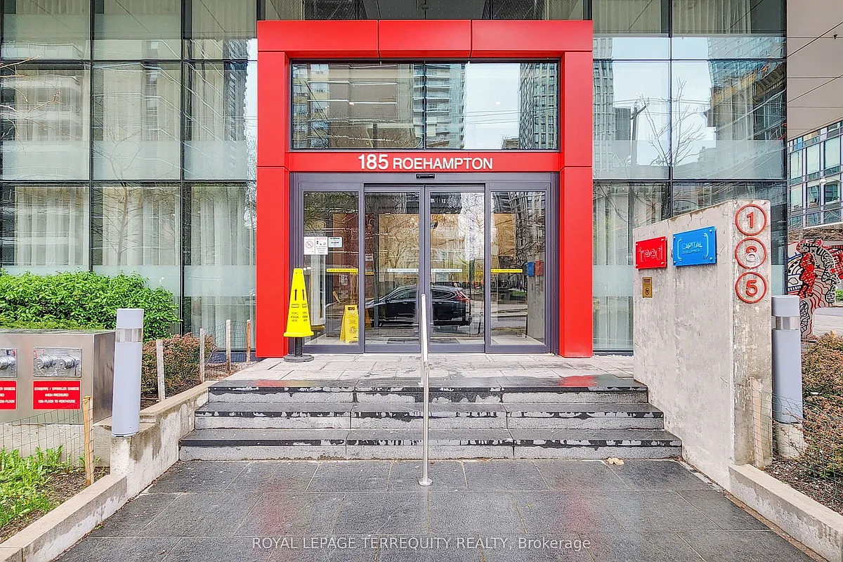 Building Photo - 185 Roehampton Ave #2802