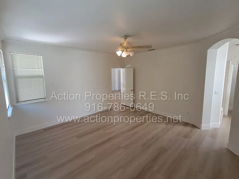 6145 Crater Lake Dr — Photo 26