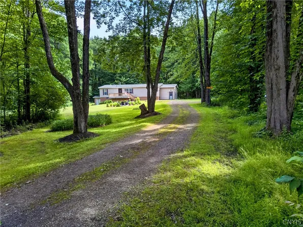 75 Barker Rd, Central Square, NY 13036