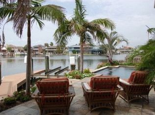 26 Curlew Dr, Rockport, TX 78382
