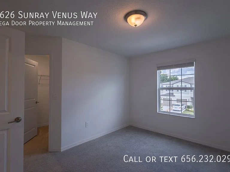 2626 Sunray Venus Way — Photo 28