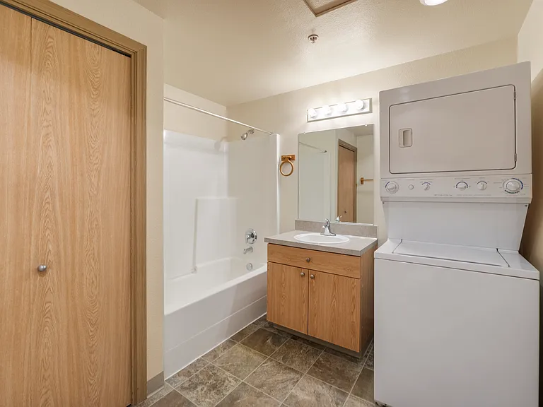 Clark Ave Apartments — Photo 16