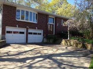 2 Patriot Cir, Woburn, MA 01801