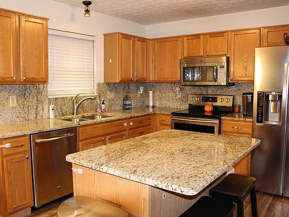 2nd image of 1532 Meadowlark Ln