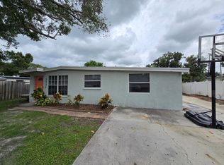 3731 Papai Dr #B, Sarasota, FL 34232