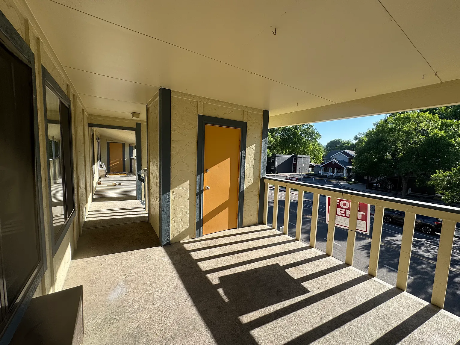 2 bed, 864 sqft, $1,500 — Photo 3