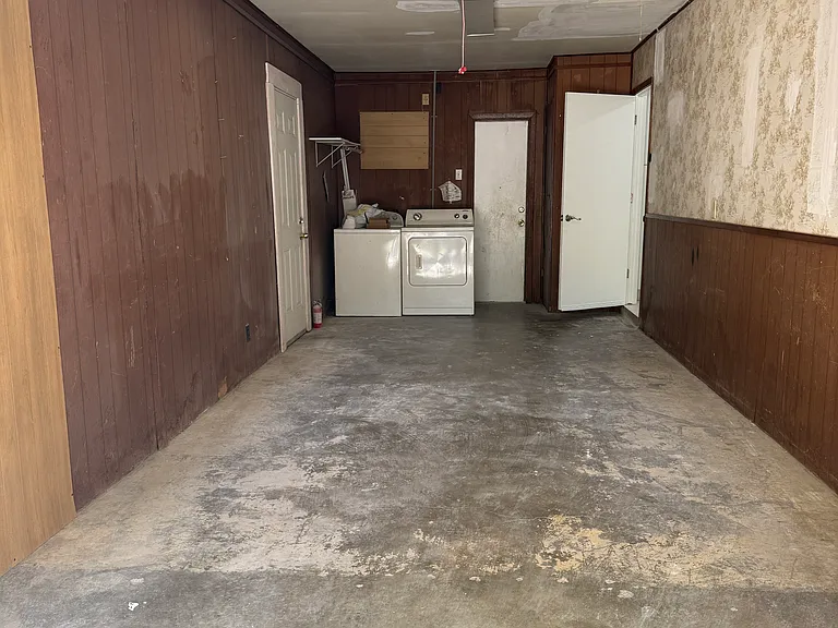 2615 Sherwood Ln — Photo 11