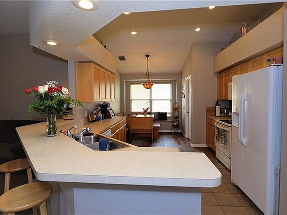 3rd image of 3719 Lockridge Dr