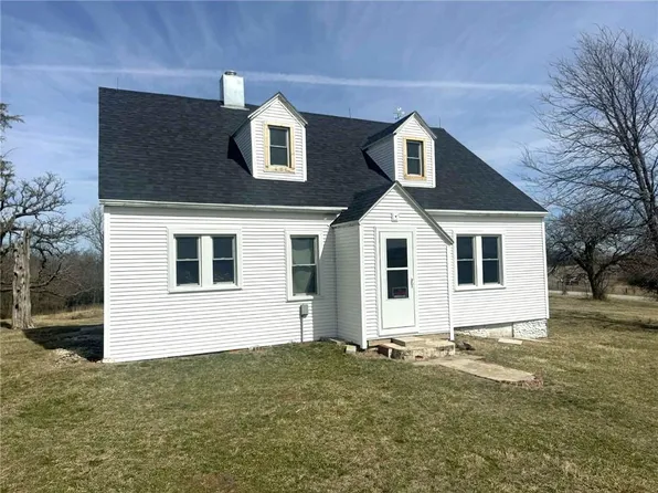 13241 Mahogany Rd, Hopkins, MO 64461