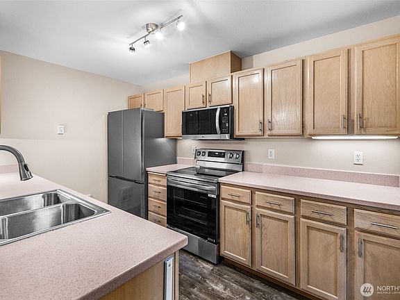 5th image of 22519 SE 38th Terrace #1423