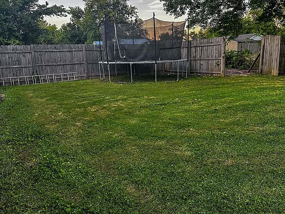 4th image of 7973 1st St