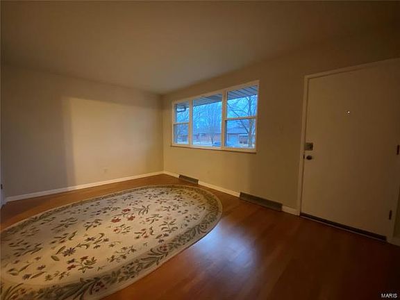 2nd image of 3149 Davis Ave