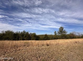 694 White Creek Dr, Deer Lodge, TN 37726