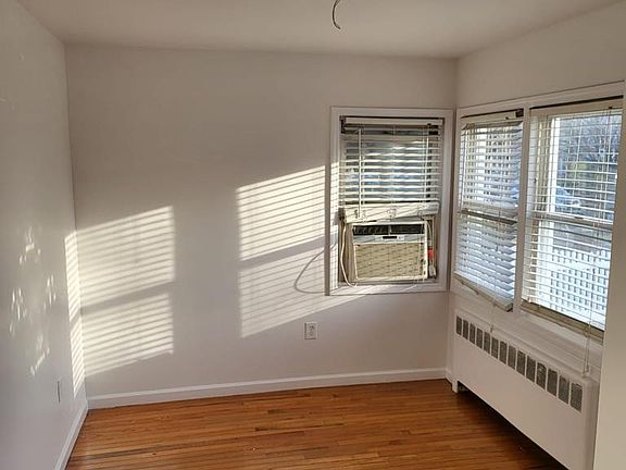 4th image of 11115 144th St #1