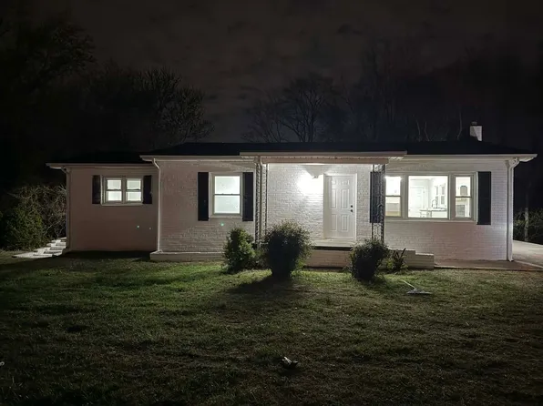 1857 Memorial Dr, Clarksville, TN 37043