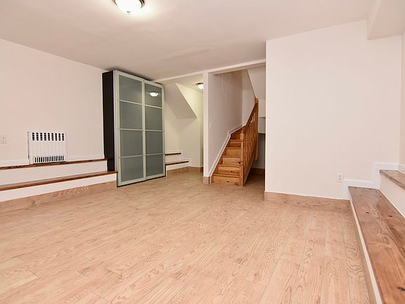 3rd image of 26 E 127th St APT 1R