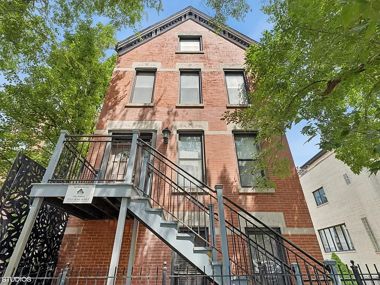 1920 W Dickens Ave #1F — Photo 1