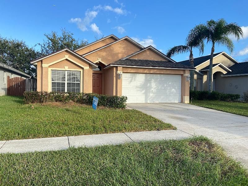 1st image of 350 Seville Pointe Ave