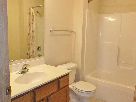 5th image of 579 Kelvington Dr APT 4