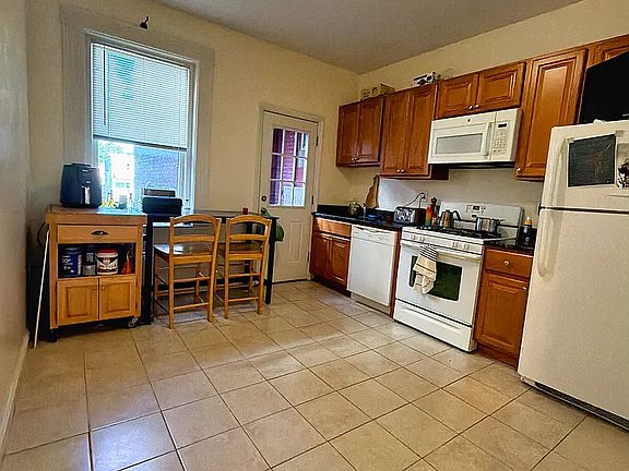 5th image of 53 Brackett St #U2
