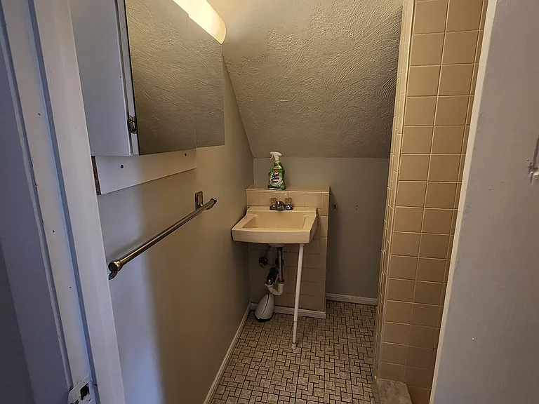 87 Freeman St #2 — Photo 5