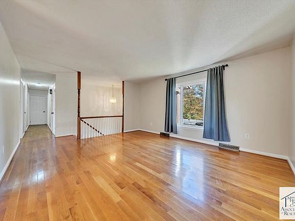 4th image of 1135 Laurel Park Ave
