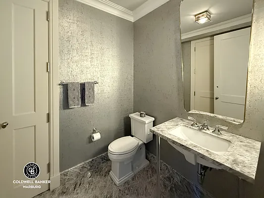 Sold by Coldwell Banker Warburg | media 14