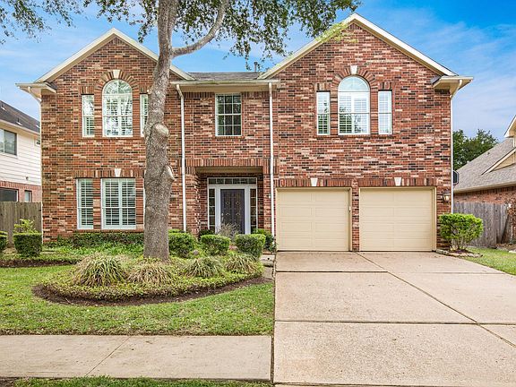 2nd image of 3211 Five Oaks Dr