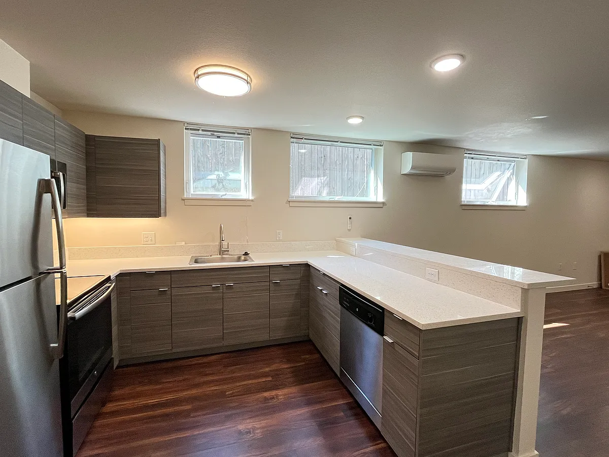 Building Photo - 1714 NE 45th Ave #2