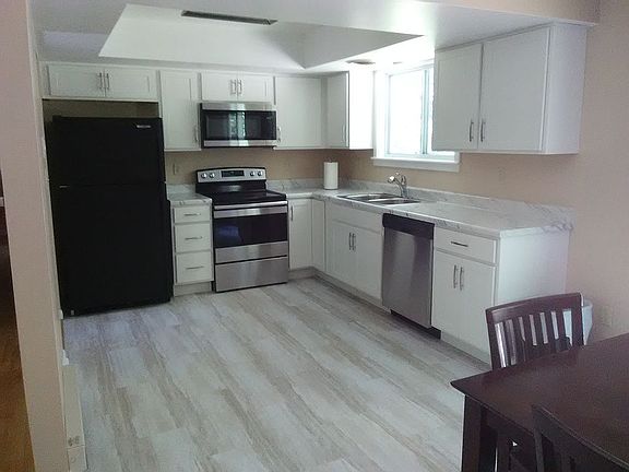 Kitchen view from DR


