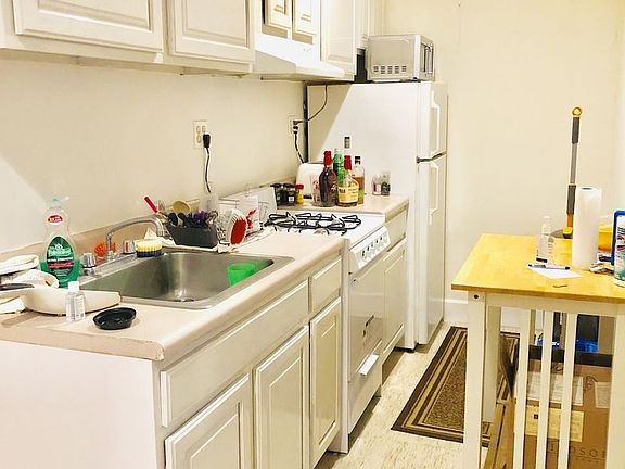 4th image of 70 Kenmare St #1
