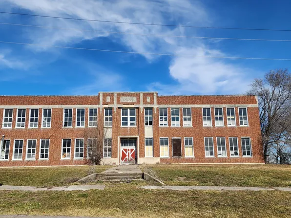 425 E Jackson St, Linneus, MO 64653