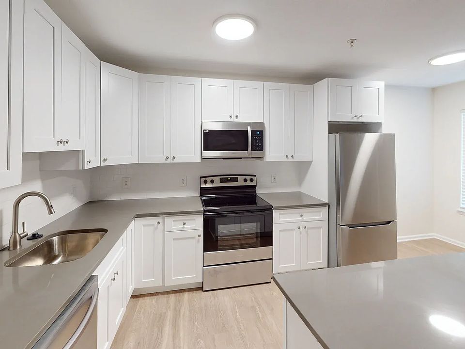 1st image of 19 Cantril St APT 204