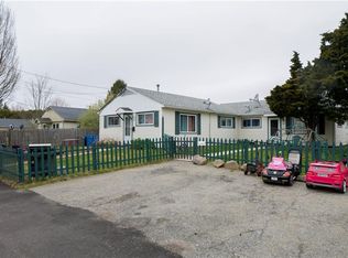 18 Woolsey Rd, Middletown, RI 02842