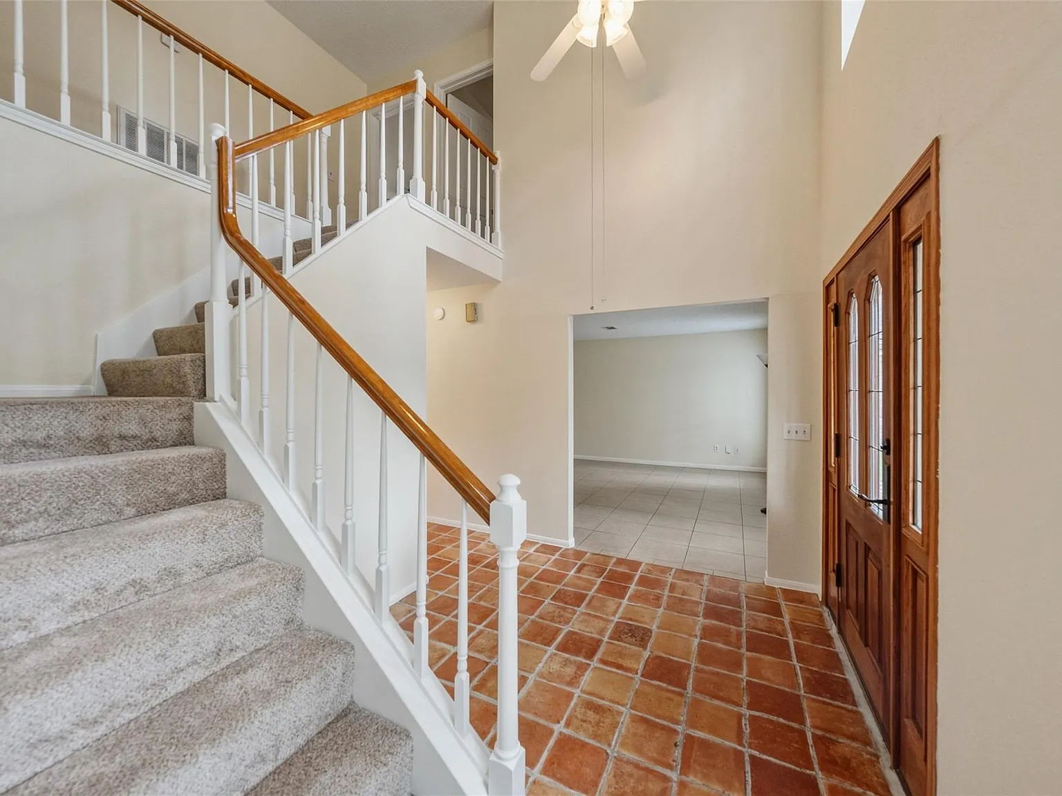 3 bed, 2.5 bath, 2042 sqft, $2,200 — Photo 4