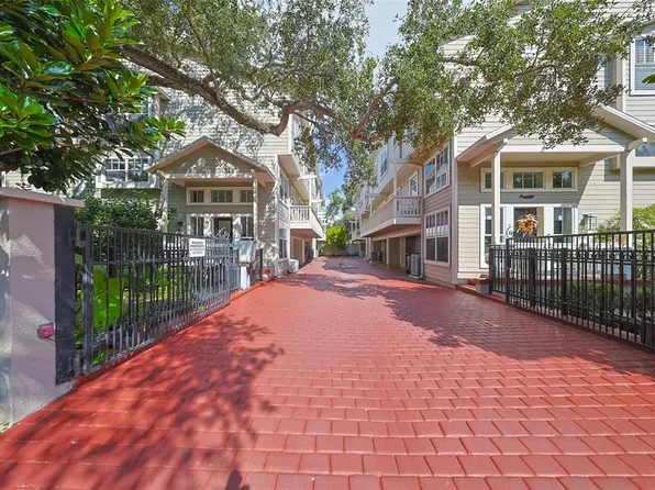 2403 W Palm Dr Unit 2, Tampa, FL 33629