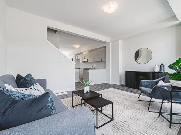 155 Equestrian Way #171, Cambridge, ON N3E 0E8