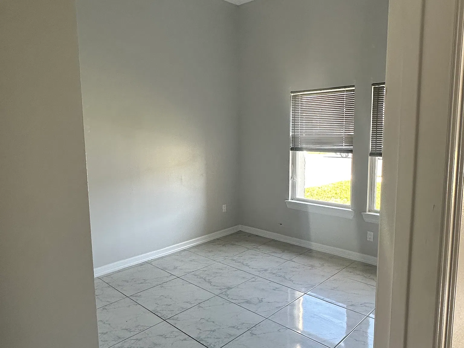 3 bed, 2.5 bath, 1650 sqft, $1,900 — Photo 1