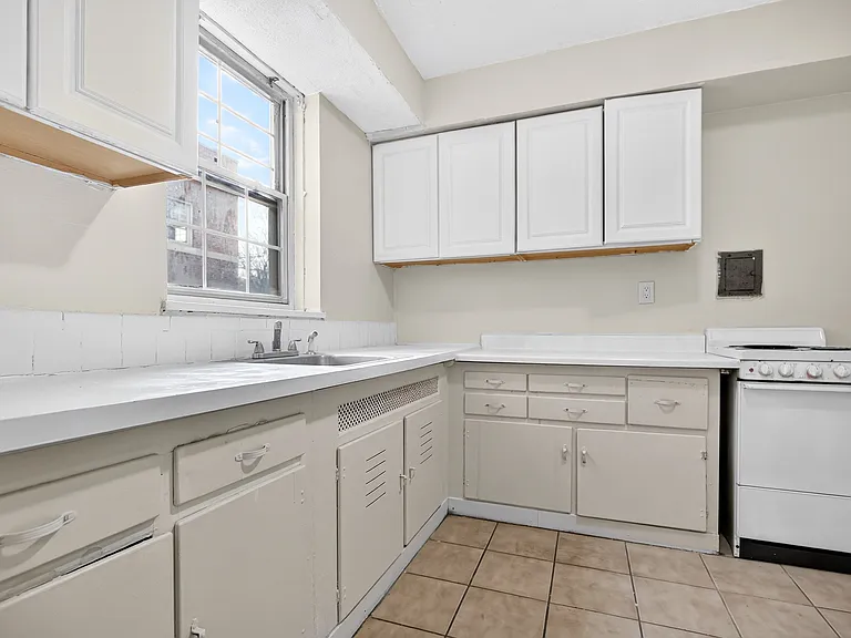 2670 Noble Rd #204 — Photo 5