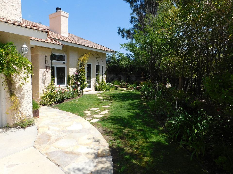 1st image of 27437 Freetown Ln #1